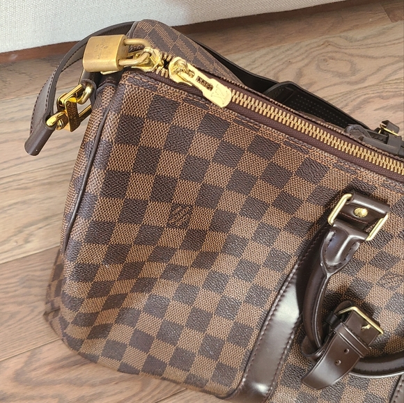 Authentic Louis Vuitton travel bag - Picture 6 of 8